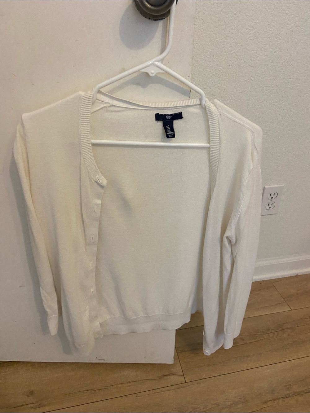 GAP Cream Button-Front Lightweight Women's Cardigan